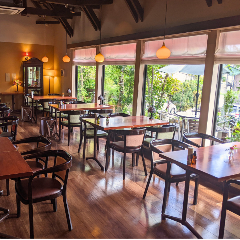 お席 | 珈琲&レストラン &you アンジュ 梶ヶ谷店