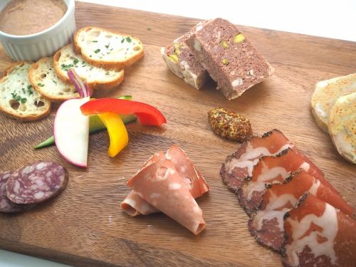 Charcuterie platter