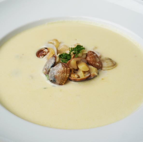 해산물의 맛이 듬뿍! 진한 클램 차우더