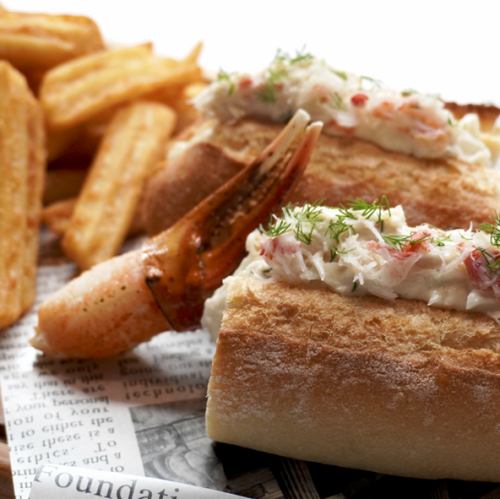 타라바 게와 참깨 게의 롤 샌드