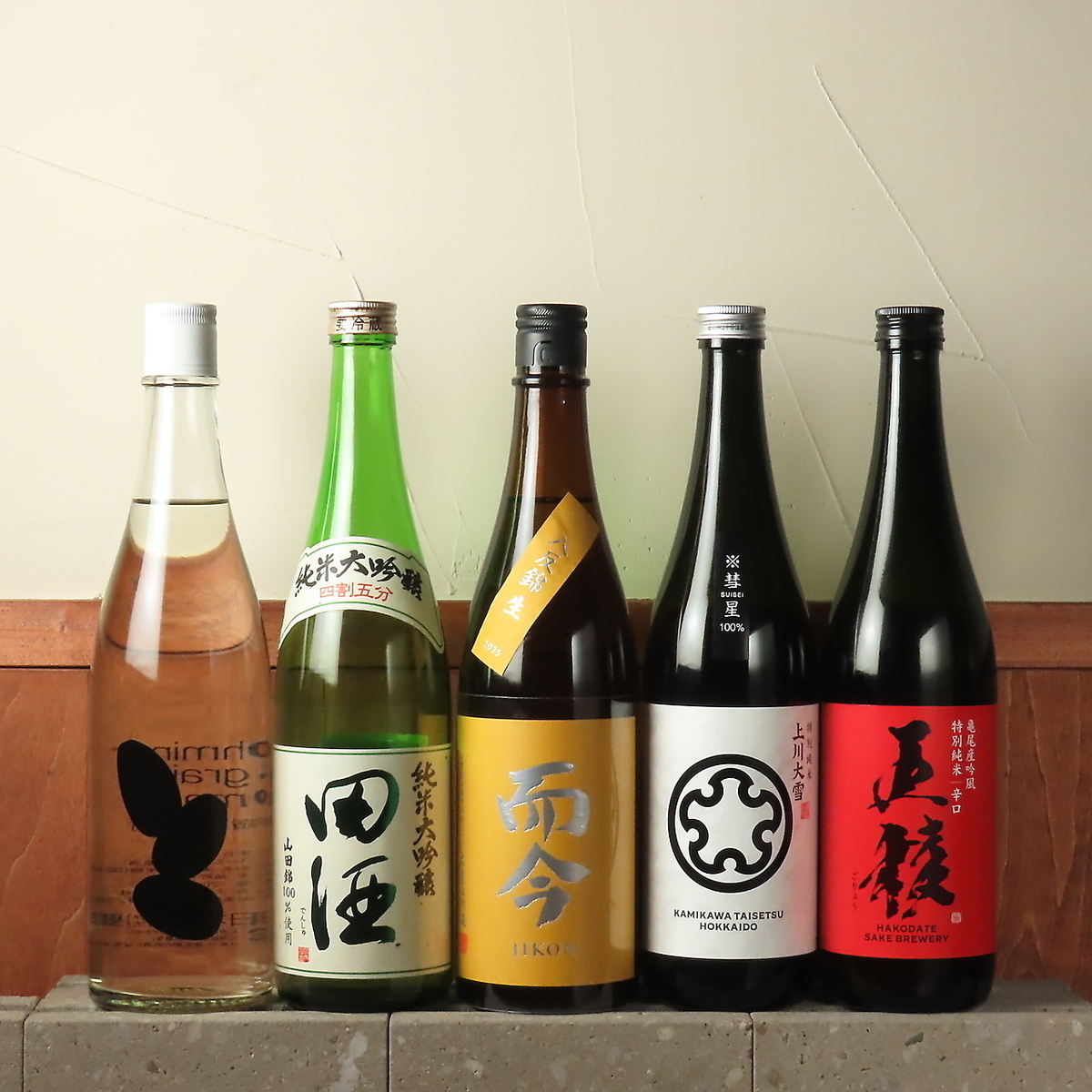 様々な日本酒をご用意しております。1杯サービスクーポン有！