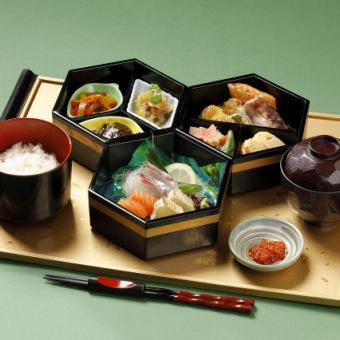 【ムスリム和食】お造り盛り合わせや猪口3種盛りを満喫「ムバラック御膳」《全6品》2,500円