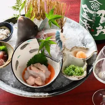 【料理のみ】秋の宴会・忘年会向け『華の宴コース/6,600円』カワハギ共肝造りや若鶏燻し焼きなど
