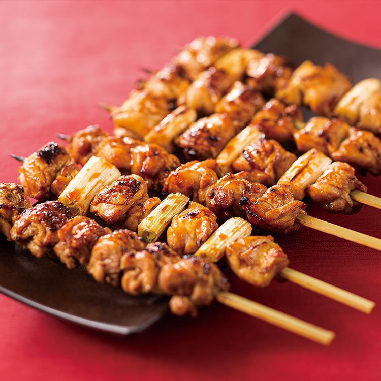 初代が試行錯誤のうえたどりついた自慢の秘伝ダレの焼き鳥を♪