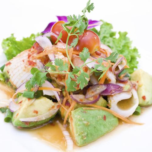 虾和鳄梨沙拉“Yam Kung Avocado”