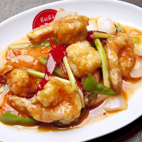 Stir-fried fried shrimp with sweet and spicy vinegar ``Kung Samrot''
