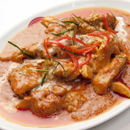 红咖喱鸡“Paneeng Gai”