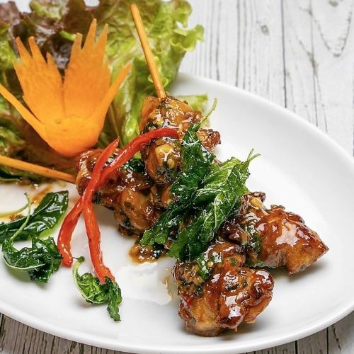 [Chicken skewers, Chiang Mai Gapao sauce (2 pieces)] *Scheduled to be sold from 10/13 (Friday)