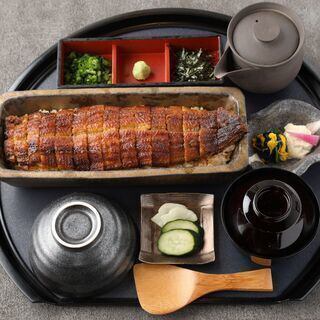 菊川＆名古屋のW名物【蒲焼き一本ひつまぶし】＋１ドリンク付き　ネット予約限定価格　5,980円