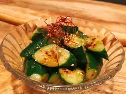 刺穿辣黃瓜
