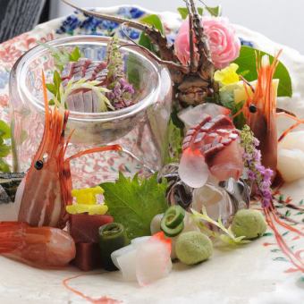 “轻松套餐”5,000日元⇒4,000日元<含3小时无限畅饮>8道菜周五、周六、节假日前、12月2小时制