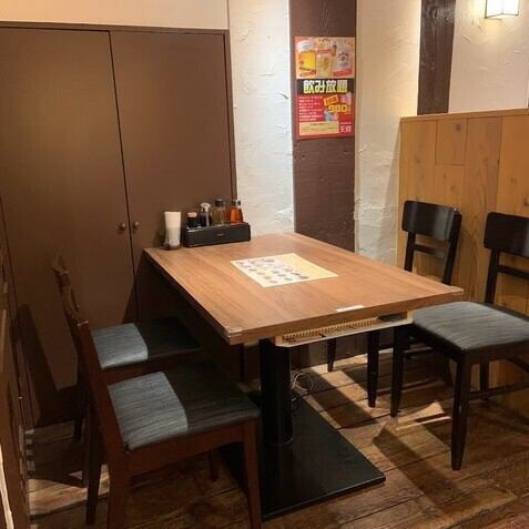 落ち着いた雰囲気の店内は少人数利用も大歓迎☆