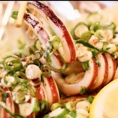 《イカの姿焼きマヨポン》まるごと味わう!イカの贅沢焼き(お手頃)1280円(税込)