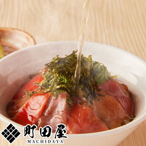 You can also enjoy the izakaya staple of fresh fish.