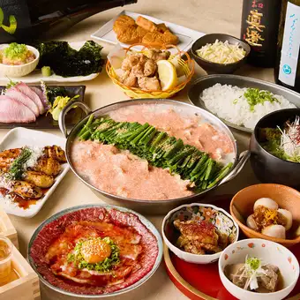 【3時間飲み放題】秋の贅沢肉宴会『明太とろろ牛もつ鍋コース ～霜降～』〈9品〉5000円