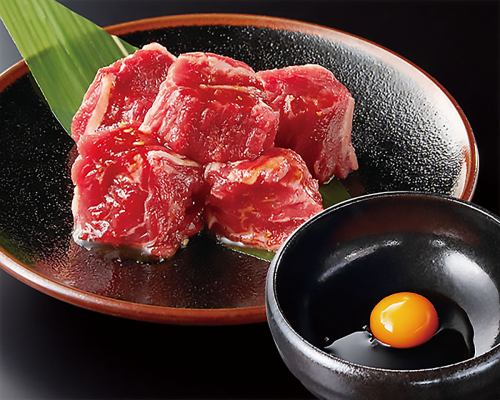 Beef tenderloin with egg yolk sauce