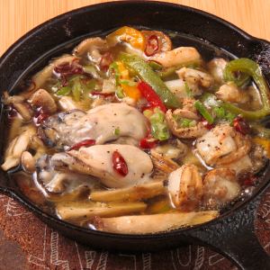 カマンベールアヒージョ/カキとホタテのアヒージョ/海老のアヒージョ