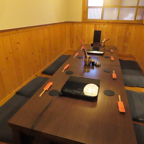 The sunken kotatsu seats are spacious and relaxing, making it the perfect space for banquets and drinking parties with friends.