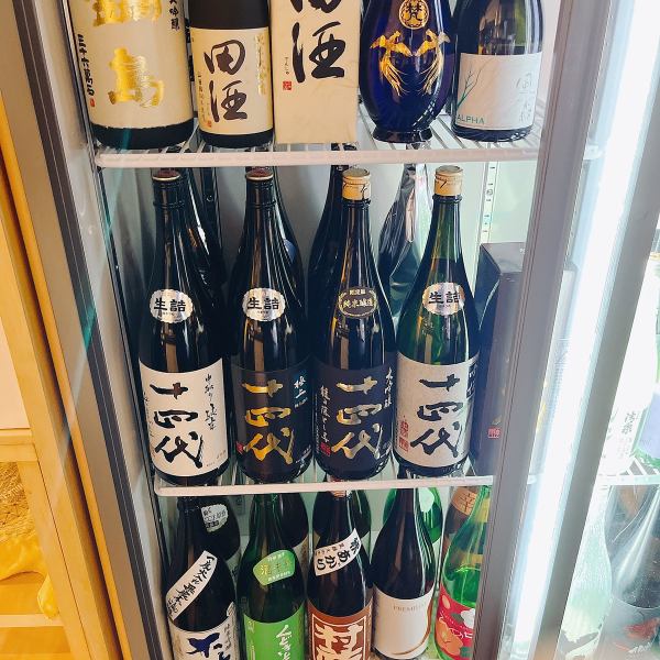 酒造を歩き回り実現した幻の品揃え♪獺祭・十四代・田酒・飛露喜など人気のプレミア銘柄はもちろん、酒造を歩き回り実現した幻の品揃え。接待や宴会などにご利用ください♪