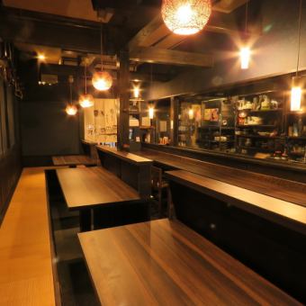 There are 3 tables for 4 people.It's a 5-minute walk from Kishi Station, so it's perfect for everyday use and small banquets!