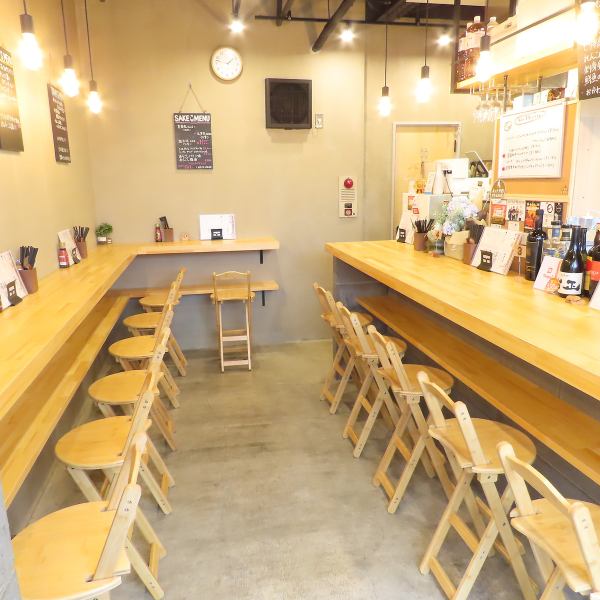 【8名様から貸切可能!】ひっそりと佇む居酒屋"タチノミハジメ"。初心者の方や女性のお客様も入りやすい明るく清潔感のあるお店です。お仕事帰りのサク飲みや0次会、2次会にもオススメです。