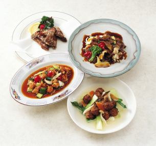 Stir-fried pork and peppers, chicken with oyster sauce, chicken wings and seasonal vegetables, stir-fried beef with oyster sauce, chicken and garlic stew