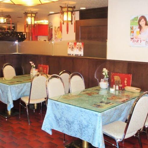 在气氛华丽的餐厅举办各种宴会，享受豪华的中餐！