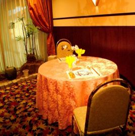 We have private rooms that are perfect for dining with loved ones.You can spend your time slowly without worrying about your surroundings.The number of seats in the private room is limited, so we recommend that customers who wish to use it contact us in advance.