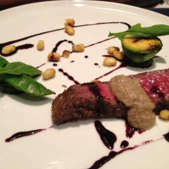 【平日のみ】お薦め肉料理がメインの〈シンプル ヴィアンドランチ〉