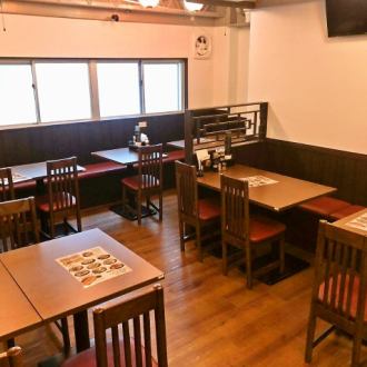 We have a table for 2 to 6 people.We will prepare according to the number of people, please use various scenes including various banquets such as welcome reception party, drinking party with small number of people, girls' association, family meal etc.