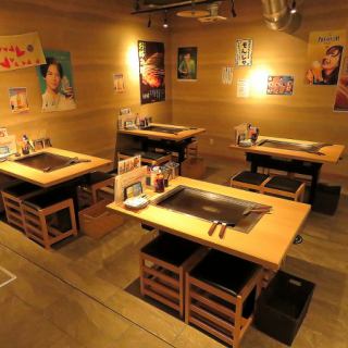【限定４席！】もんじゃ焼きが楽しめる鉄板テーブル席は予約必須！