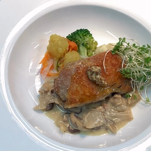 旬の食材を使った季節限定メニュー！