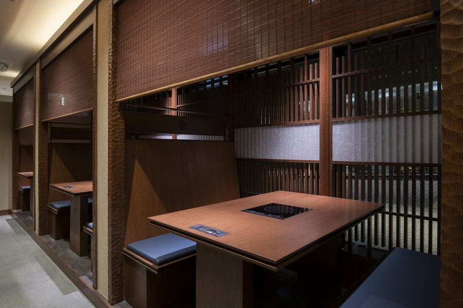 The inside of the store is a BOX type with all seats partitioned.You can relax and enjoy your meal in a modern Japanese atmosphere.