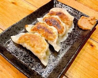 名物　七福餃子