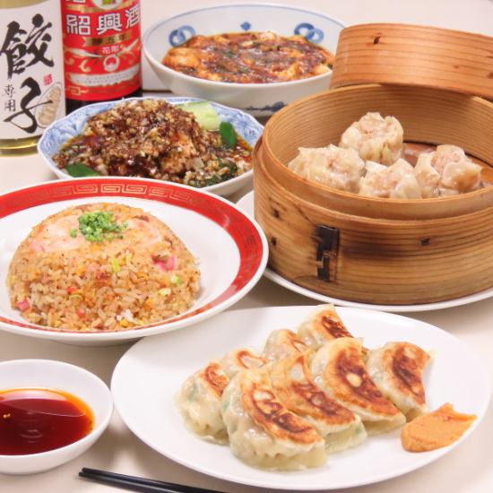 カジュアルな店内は気軽にお食事頂ける空間。