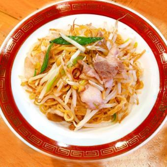 豚肉入り醤油焼きそば