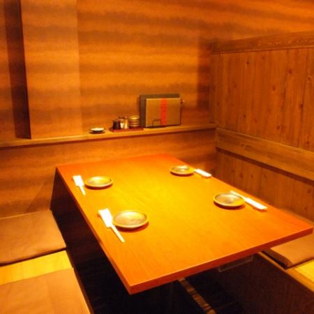 Half single room tables are also available for meals and lunch