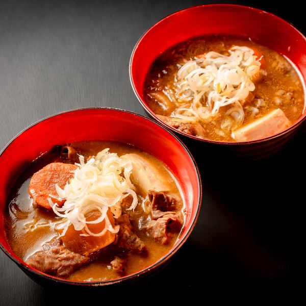 【もつ煮込み/牛すじ煮込み 】当店自慢のモツを使った煮込みと牛すじ煮込みをご堪能ください◎