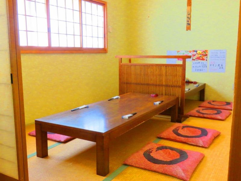 Private room seats are usually prepared for 4 people and 6 people ◎ One room can be used by 10 people.We are preparing four rooms of the same type of private room compartment! Because it is a private room, people with small children can relax with confidence ♪