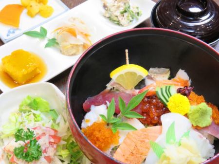 Seafood bowl (white rice)