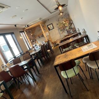 【ワンちゃん同席可能】ゆったり落ち着いて過ごせるので、大人数のお集まりにおすすめです♪