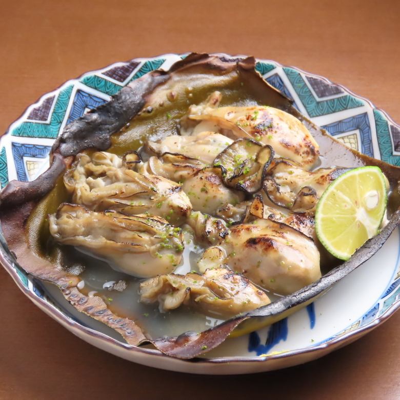 Grilled Noto oysters and kelp