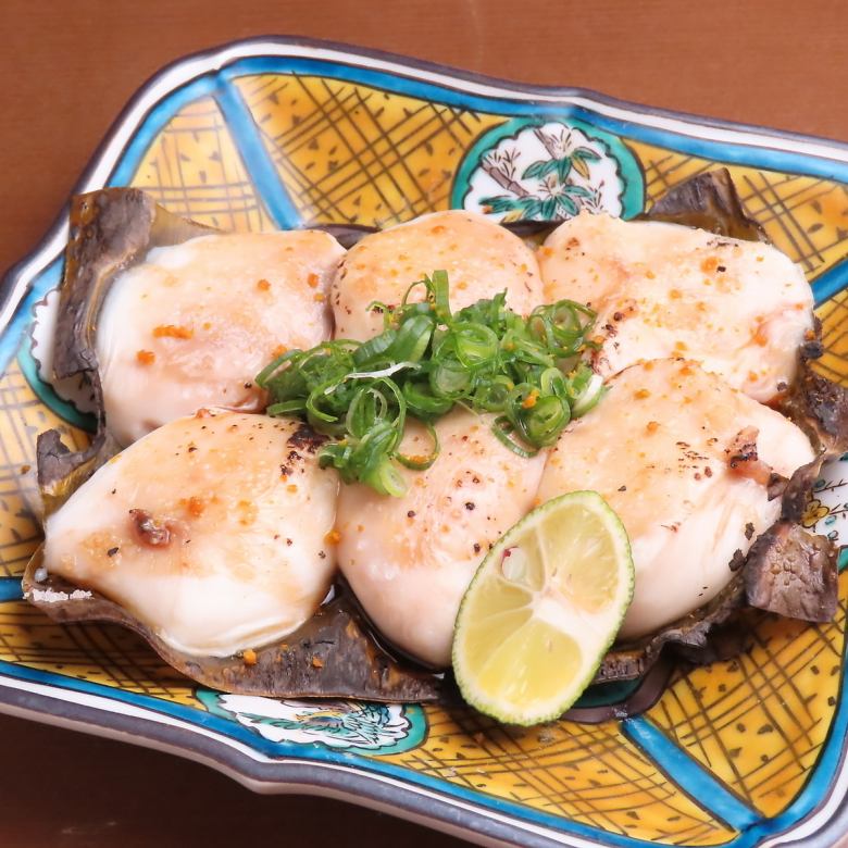 Grilled Noto pufferfish milt with kelp