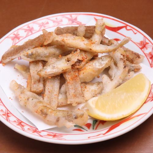 油炸胡瓜鱼和新鲜牛蒡