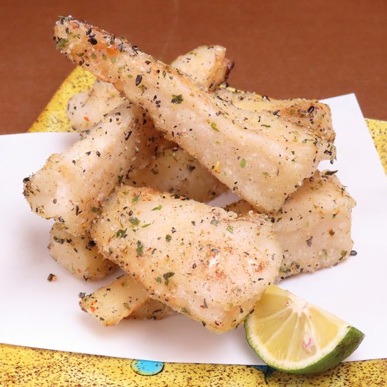 Deep-fried bamboo shoots with black shichimi spice