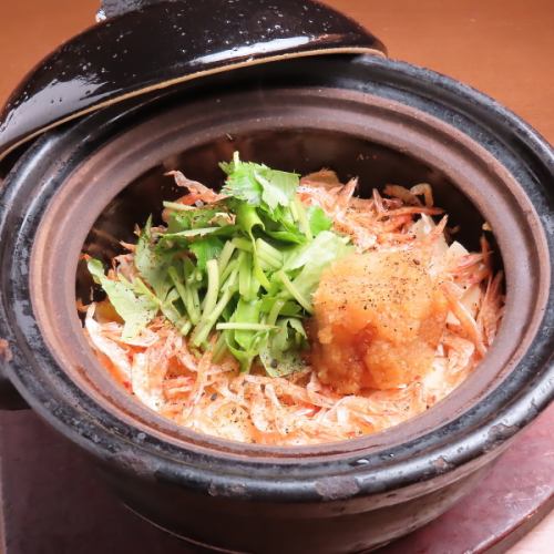 樱花虾笋煲仔饭