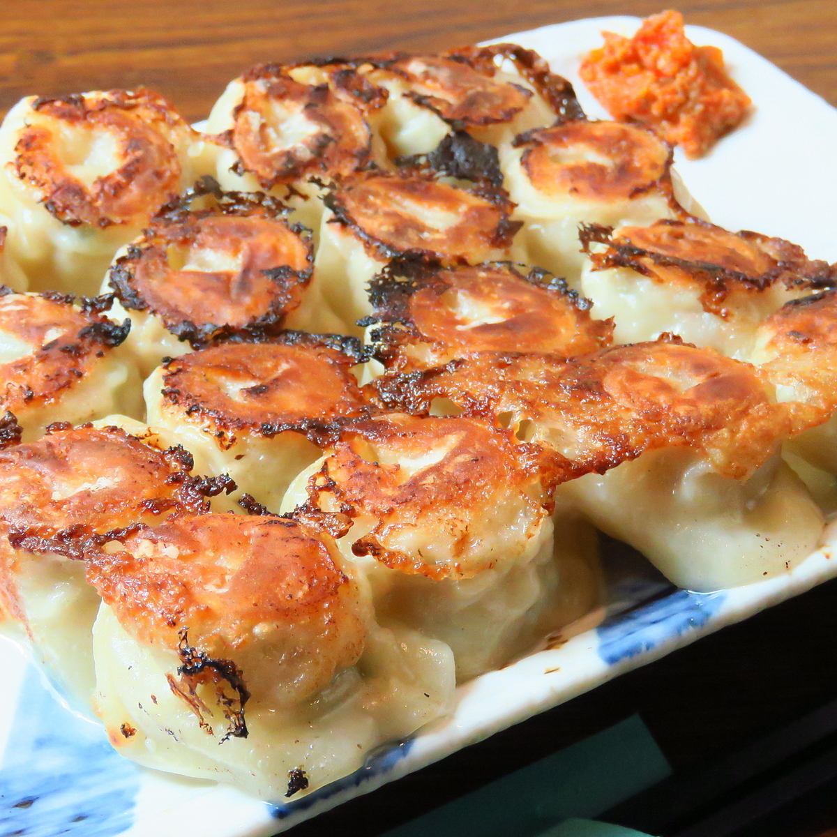 烤饺子套餐6种4000日元♪请尽情享用手工烤饺子。
