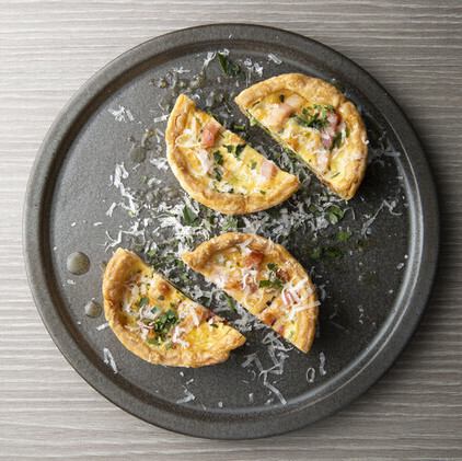 ベーコンと彩り野菜のキッシュ