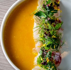 참돔 카르파치오 소금 레몬과 야채 비네그렛