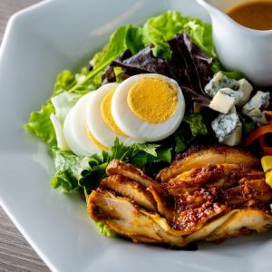 탄도리 치킨의 밥 샐러드